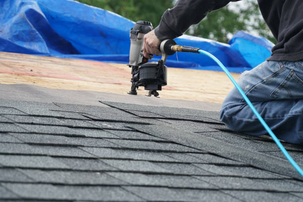 Best Flat Roof Repair Services  in Crenshaw, MS